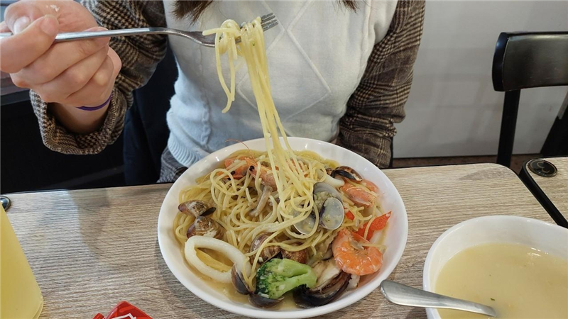 美食 ｜《不思義》義式廚房，高雄市三民區一間CP值超高的義式