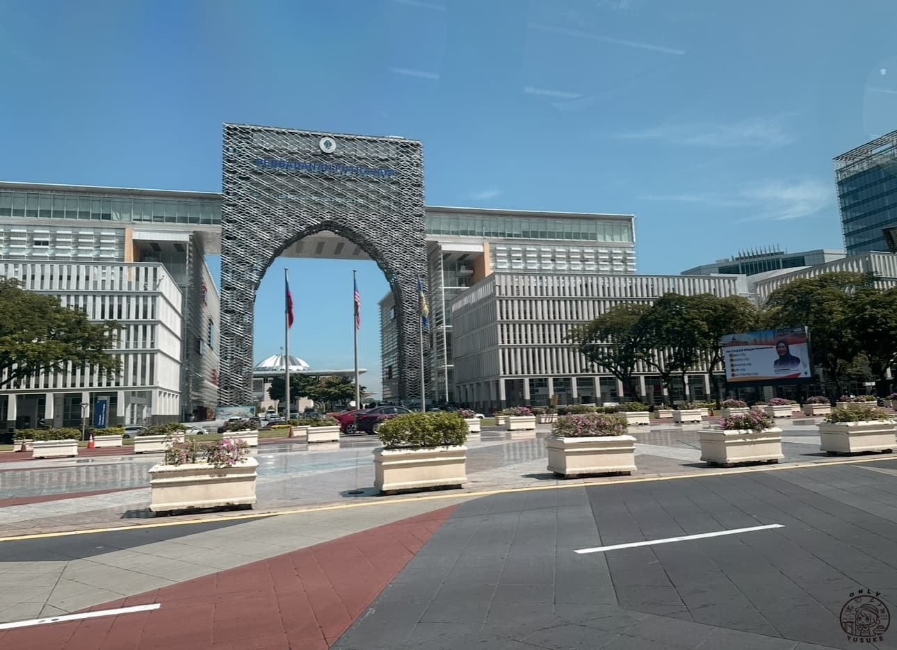布特拉回教堂附近景點