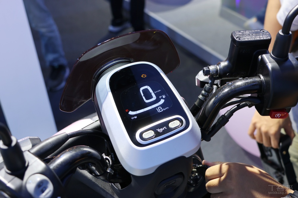 KYMCO Yogurt 125 光陽全新車款售價8.35萬元起，李多慧代言鎖定年輕機車族群