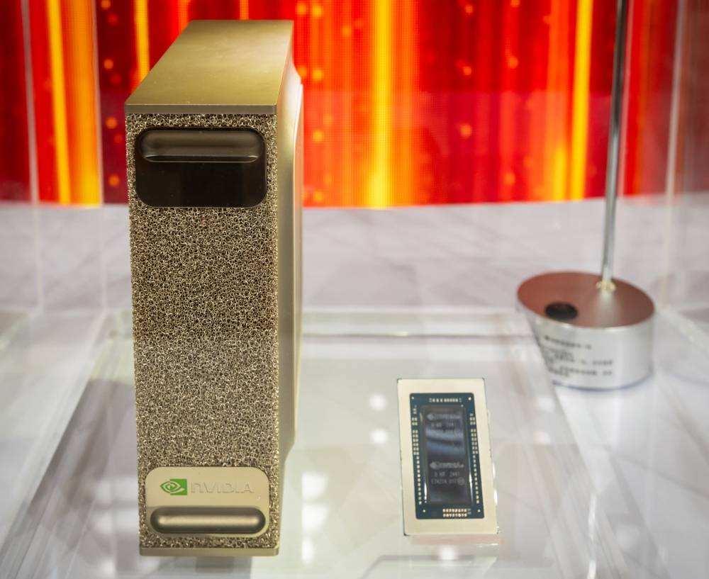 【COMPUTEX 2025】聯發科展出 AI 客製化晶片與混合運算方案，結合 5G、邊緣 AI 與智慧汽車技術