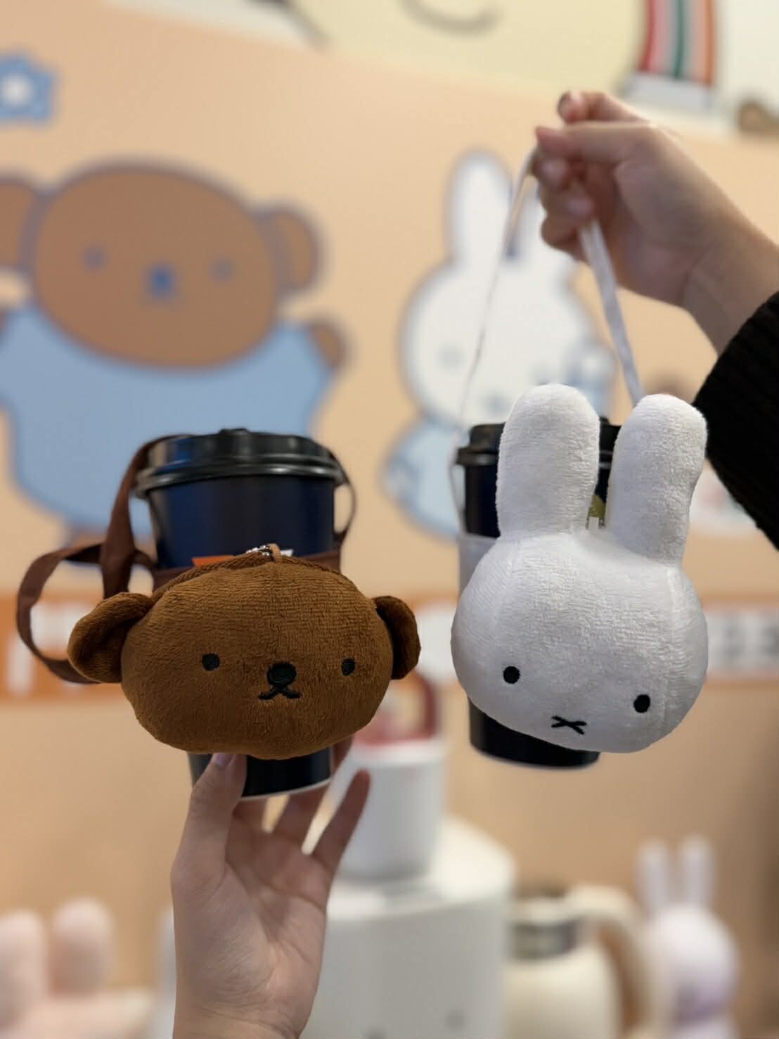 7-11「Miffy米飛兔70週年」集點！絨毛飲料杯套、miffy可頌玩偶、收納籃組等86款一次看