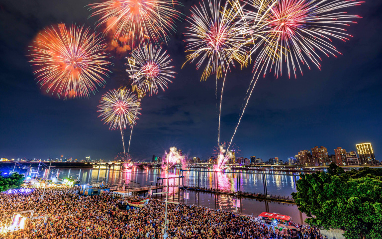 大稻埕夏日節登場！絢麗煙火、音樂、《玩具總動員》主題造景街區超好拍