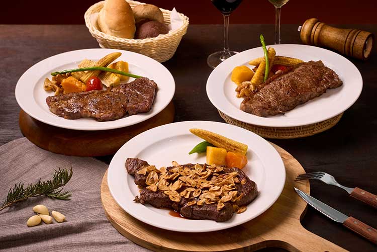 TOK牛排屋品嚐不同部位牛排肉質天然口感與牛脂甘甜。