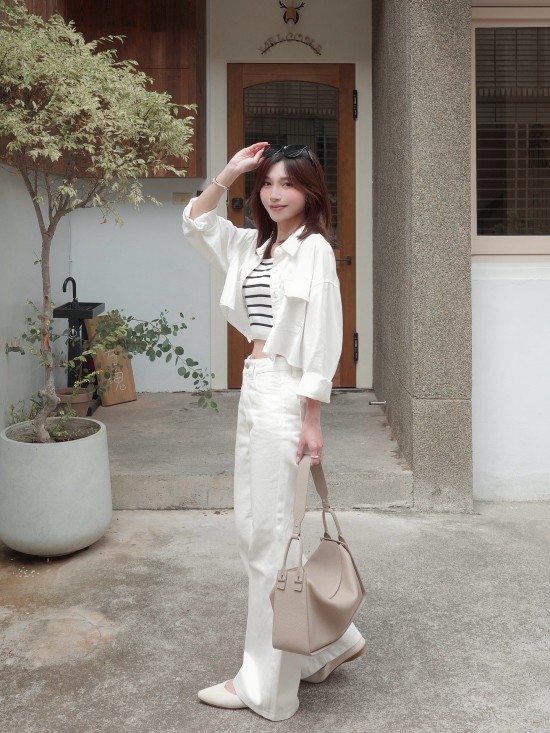 D+AF雲織鞋穿搭推薦 【3D零感雲織鞋】小V口尖頭通勤包鞋 圖片來源：@yuching330穿搭