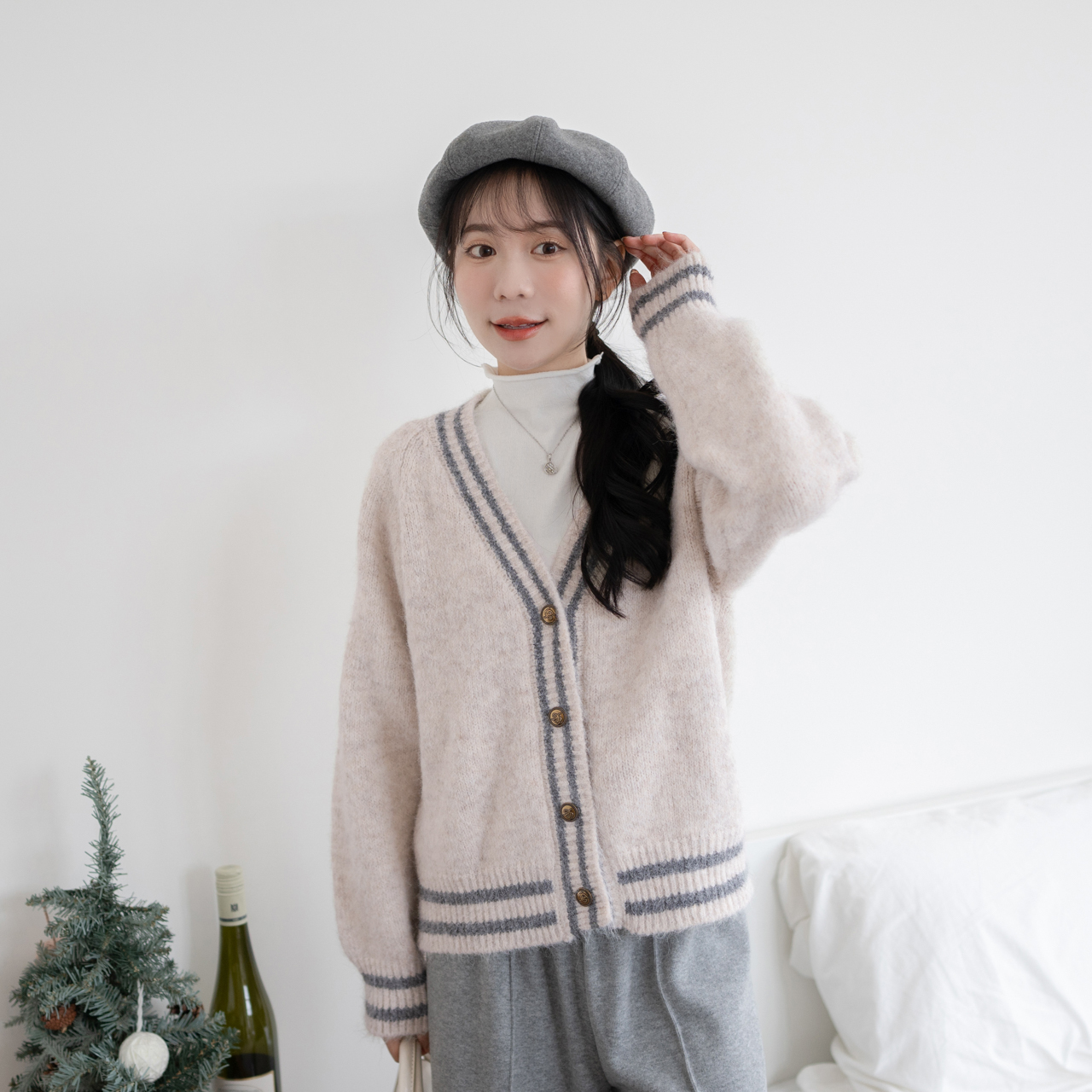 學院風V領雙線滾邊針織外套 KT660813 【現貨】