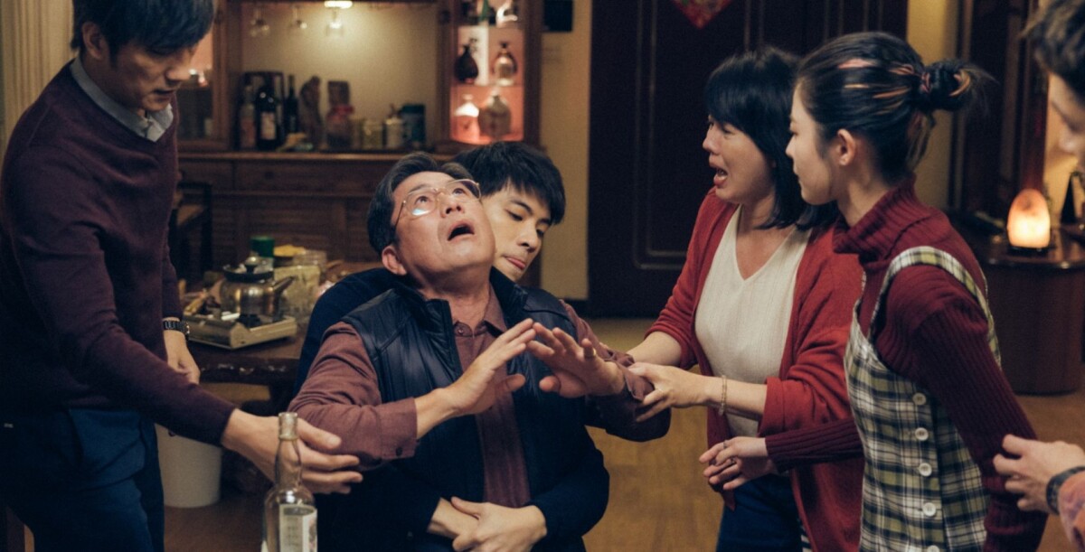 《愛愛內含光》劇情彩蛋！邱曖脫衣服大有學問，阿嶽說台語是保護色，還致敬爆橘拳！