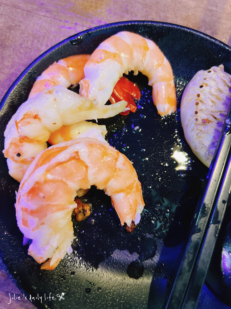 刷刷鍋,和牛,文化路,板橋,板橋火鍋,板橋車站,活蝦,海牧,海牧水產鍋物,海牧火鍋,海鮮,涮涮鍋,火鍋,火鍋推薦,聚餐推薦,鍋物,餐廳推薦,鴛鴦鍋,麻辣鍋 @跟著Julie一起走吧