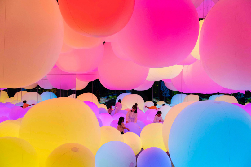 《光球管弦樂團》圖片／“teamLab Future Park Okinawa”， T Galleria by DFS,沖繩 c teamLab。