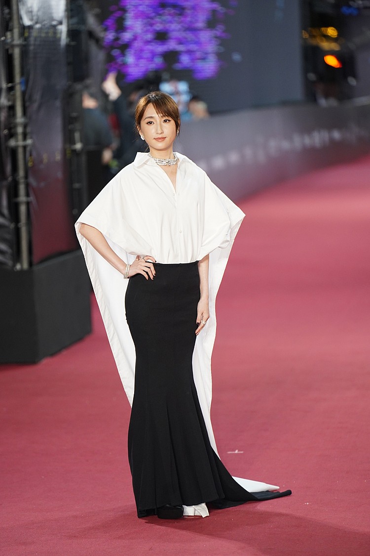 2025金鐘紅毯髮型趨勢亮點9：優雅馬尾