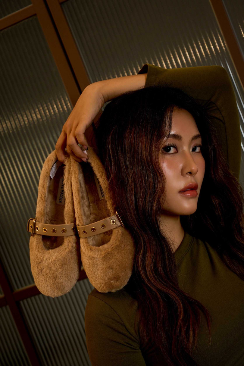 STEVE MADDEN TOASTY 泰迪毛毛瑪莉珍鞋／2,680元（圖／品牌提供）