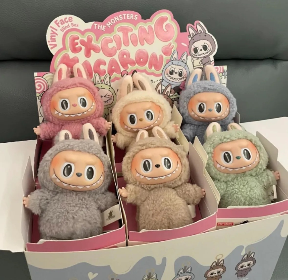 預購//泡泡瑪特 POPMART LABUBU THE MONSTERS 盲盒 心動馬卡龍小怪獸 搪膠臉系列鑰匙圈 單盒