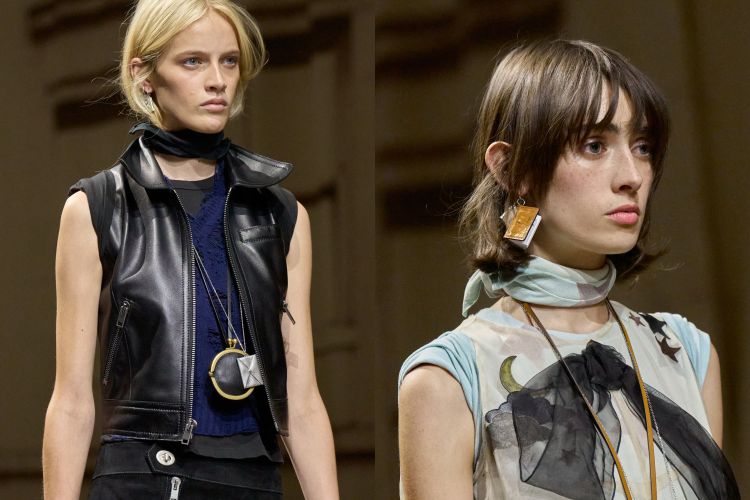 Coach珠寶系列則以維多利亞時代愛戀信物為靈感，推出迷你信封、心型墜飾與可開闔小書本造型，鐫刻手寫愛語，讓細節成為最浪漫的點睛。