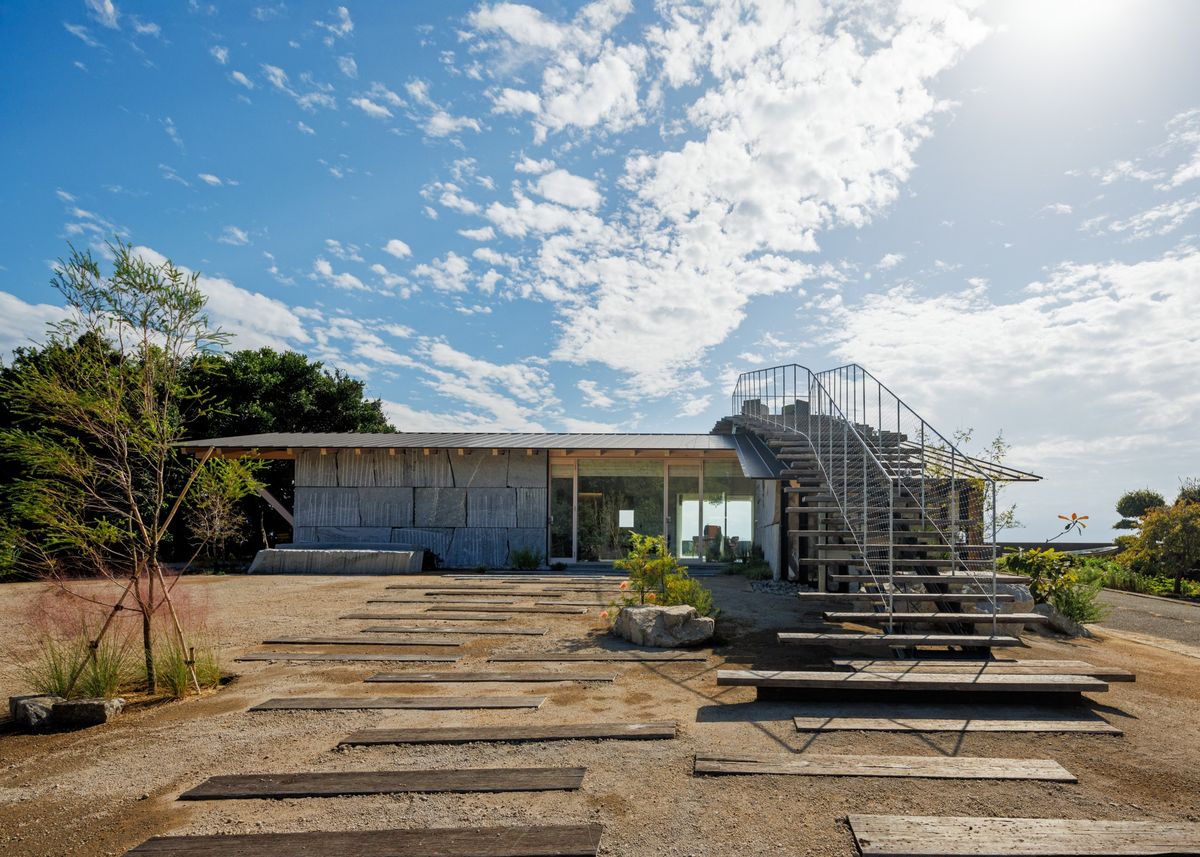 法式餐廳「Fenua」充滿愜意氛圍！在瀨戶內海邊以自然材質映襯美好時光的特色建築