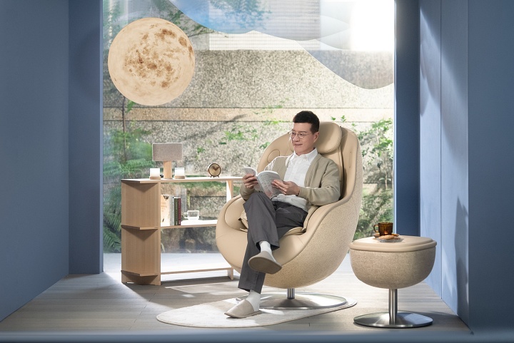 LG 跨足傢俱椅領域推出 Arte 多功能療癒椅！結合人體工學結構與 3D 立體滾輪技術，售價 $59,900 元