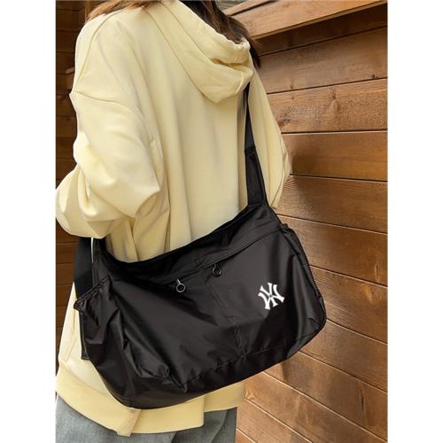 NY&NB防水尼龍布餃子包男女輕便斜挎包簡約大容量休閑單肩托特包