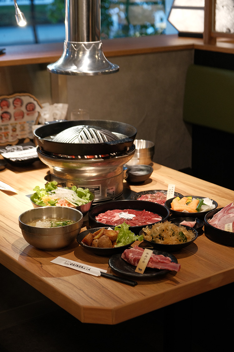 旭川成吉思汗大黑屋的靈魂在於對「鮮度」的執著，全店選用澳洲空運直送的冷藏羊肉