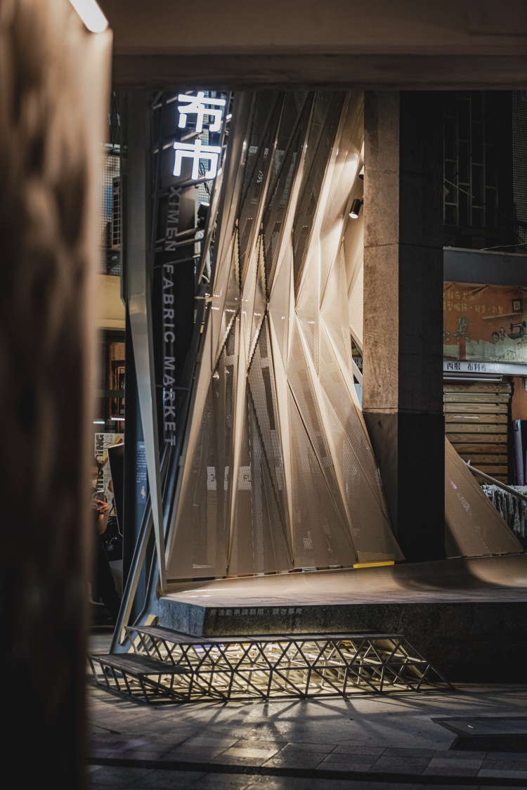 台南西市場中由台灣設計研究院打造的精神地標「西門布市」