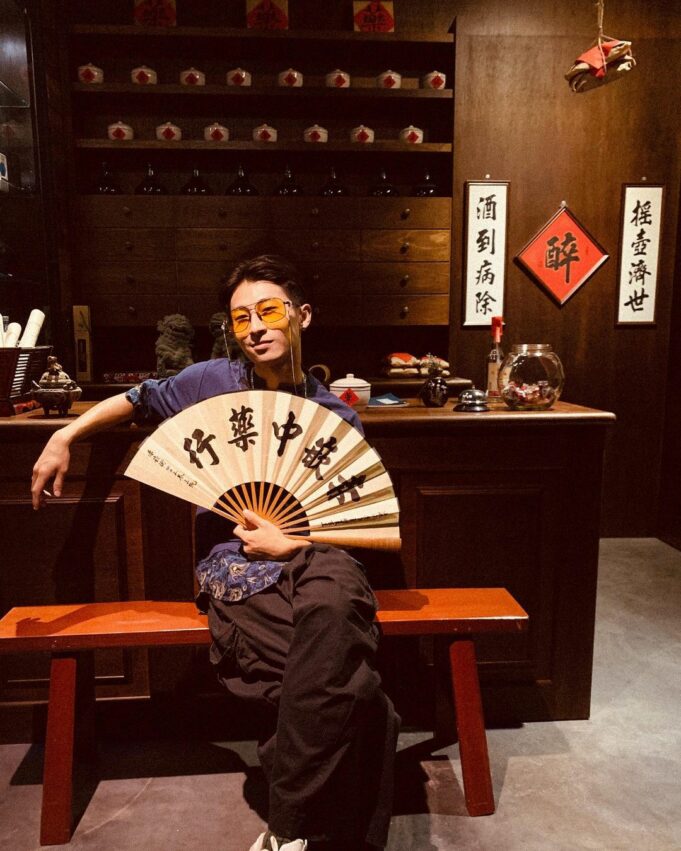 台南酒吧推薦》精選7間隱身巷弄內的台南特色酒吧，尋找府城微醺時光！