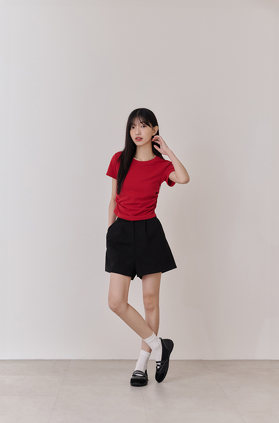 薄底鞋推薦　元氣女孩雙帶機能瑪莉珍鞋穿搭 輕盈薄底＋運動鞋感的舒適鞋底，穿起來步伐超輕快，走一整天也沒負擔