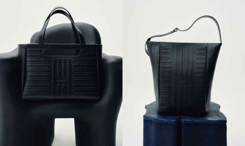 Shopping Bag Black托特包／69,200元，Sliding Hobo Bag Black單肩包／65,100元（圖／品牌提供）