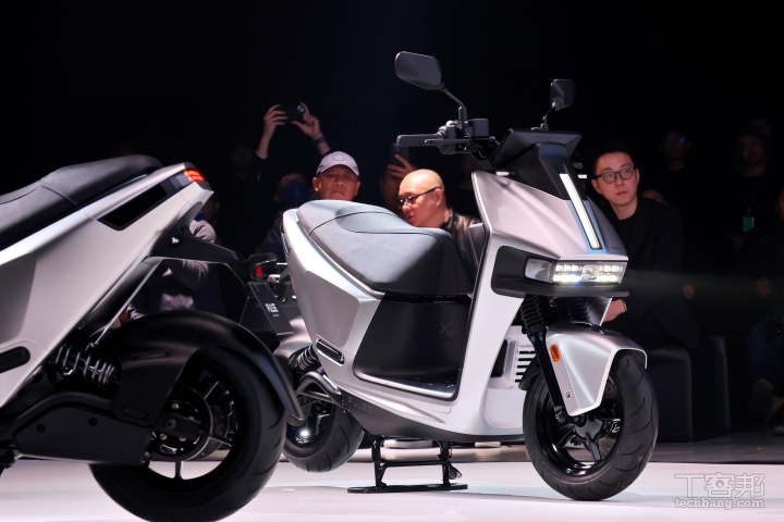 Gogoro Pulse性能旗艦發表：LED矩陣頭燈新造型、10.25吋智慧儀表可導航，不含補助價格 10.9 萬起