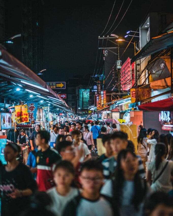 台中夜市推薦｜最新夜市、吃喝玩樂、拍照打卡、營業時間看這篇