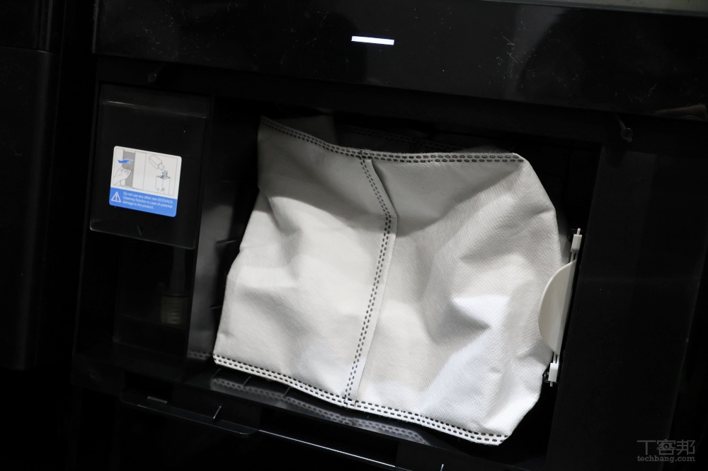 科沃斯X8 PRO OMNI掃拖機器人合體洗地機：恆壓滾筒活水洗地、早鳥價 32,988 元限時開跑