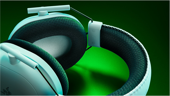 Razer BlackShark V2 Pro 傳奇電競耳機再升級，推出相容 PC、PlayStation 和 Xbox 跨平臺版本