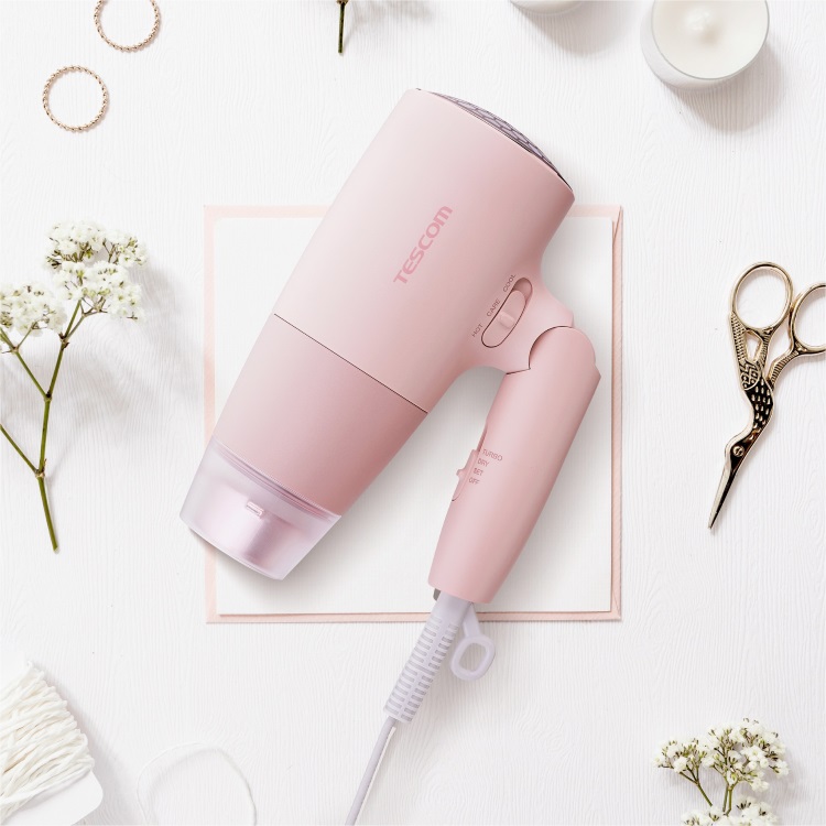 elims me輕巧大風量吹風機（TD550ATW）櫻花粉，NTD1,990