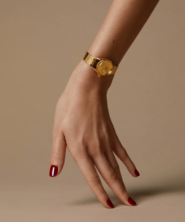 根據日本 Rolex 自2024年12月16日起正式實施的規定，凡於日本境內授權經銷店購買任一款勞力士錶款，從購買日算起的六個月內，不得再購買任何其他型號。