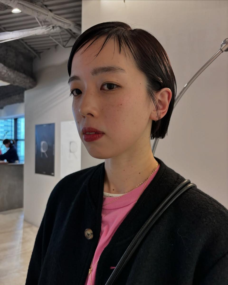 2025短髮造型推薦7：極短油頭ｘ鬚鬚瀏海