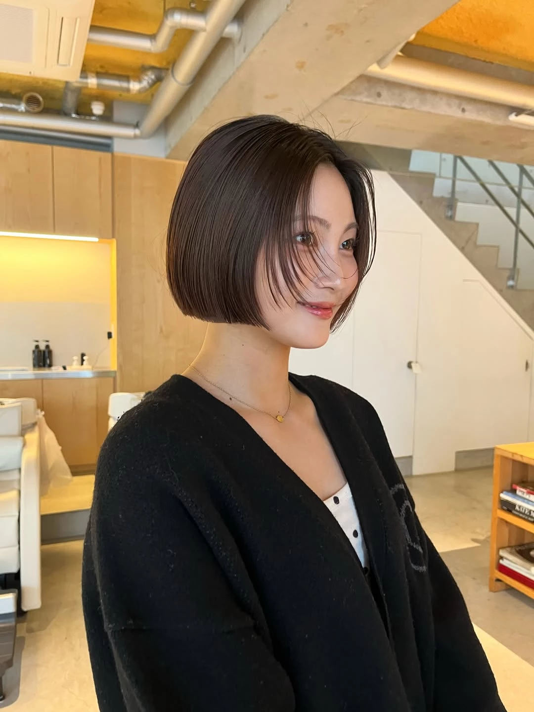 減齡中分短髮推薦5：小顏剪層次