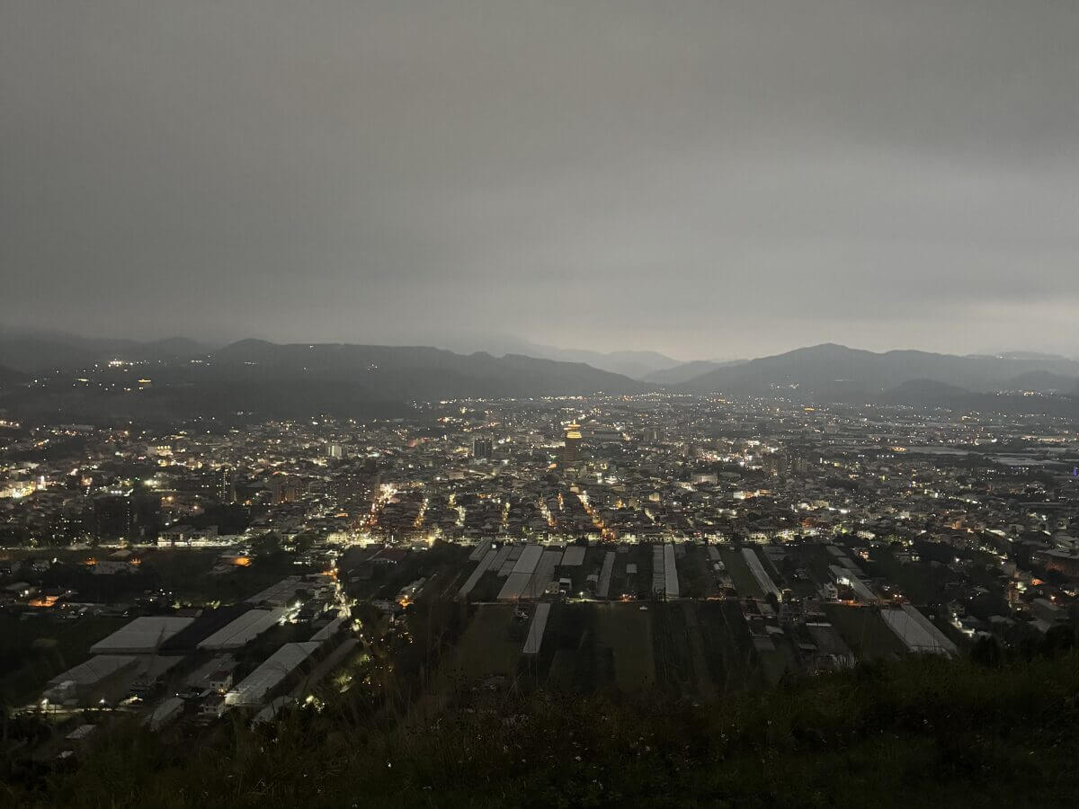 南投埔里一日遊｜不只日月潭！鹹油條、肉圓在地吃法、瀑布秘境到夜景一次玩滿