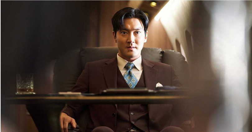 徐仁國在《死期將至》第一世轉世成為始源飾演的富家子弟。（圖／翻攝自韓網）