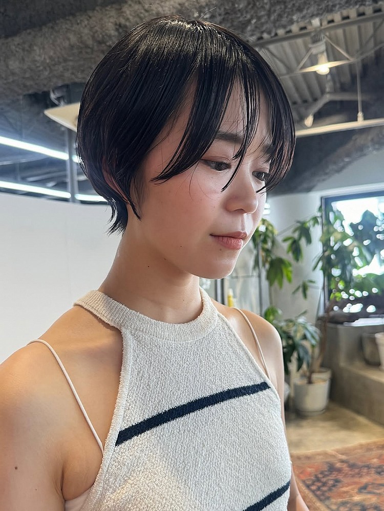 2025短髮造型推薦20：長瀏海蘋果頭