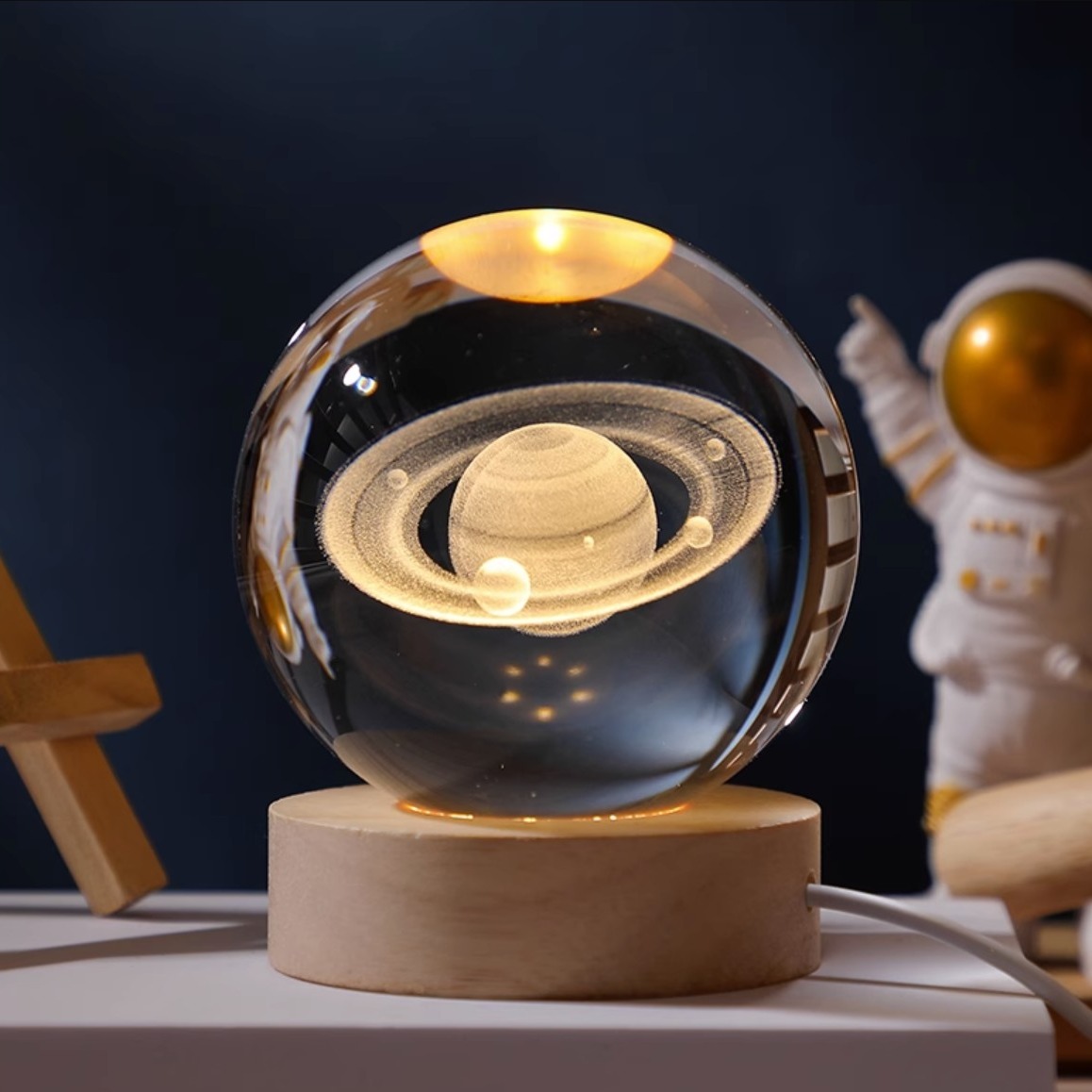 【Full house 幸福時光屋】土星宇宙小夜燈/USB燈座/發光水晶球小夜燈-陪你度過每個黑夜！畢業季-聖誕節禮物/耶誕禮物/交換禮物巨蟹座生日禮物/畢業禮物