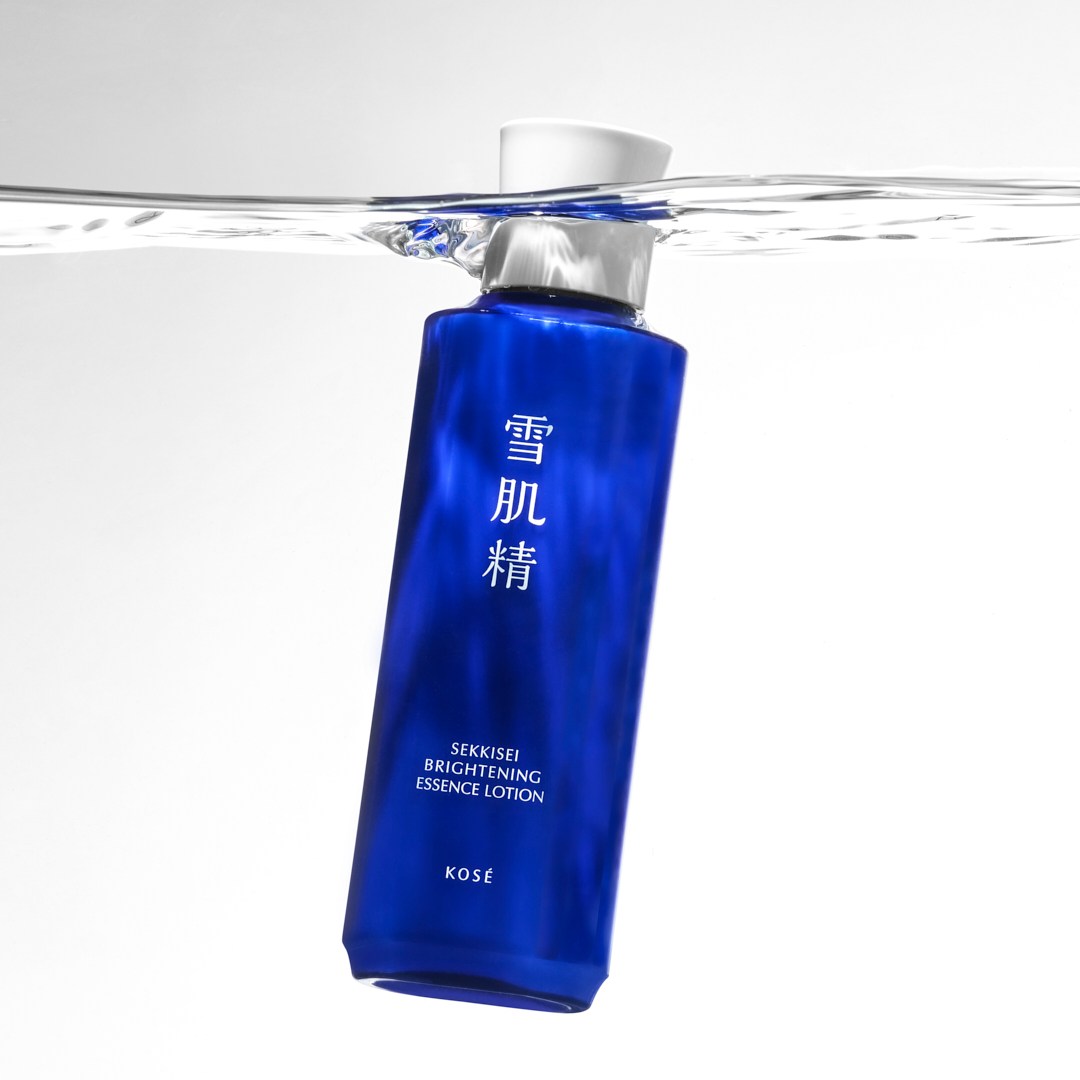 將旗下品牌：雪肌精、黛珂、ADDICTION、VISEE、INFINITY、Make Keep，以及 Nail Holic 等，匯聚於一處，並融合頂級護膚體驗、專業試妝服務、藝術展間及娛樂互動等元素，提供更專業且奢華的購物過程。