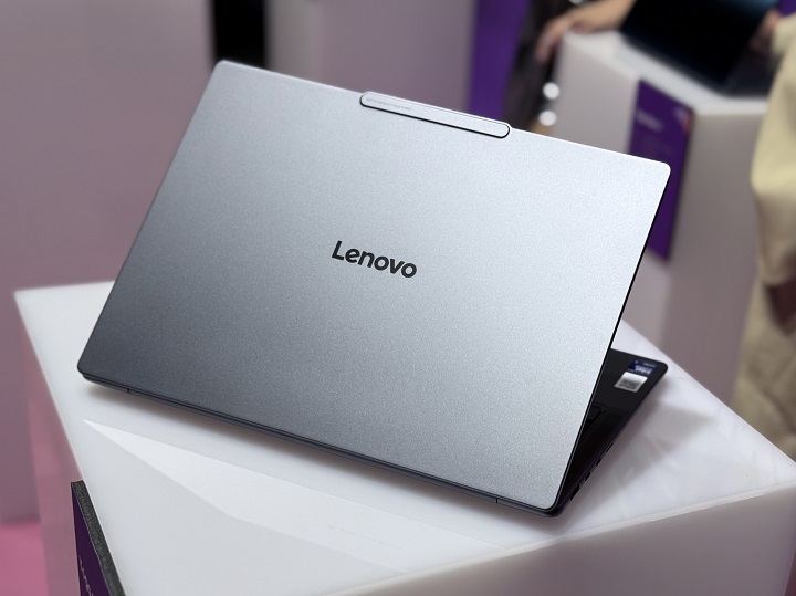 Lenovo 推出 8 款 Yoga 系列筆電及平板電腦，全面啟動 AI Now 個人化 AI 助理