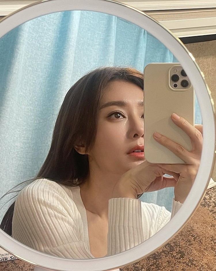 秦嵐抗皺保養祕訣2：眼霜冰鎮改善眼周暗沉細紋