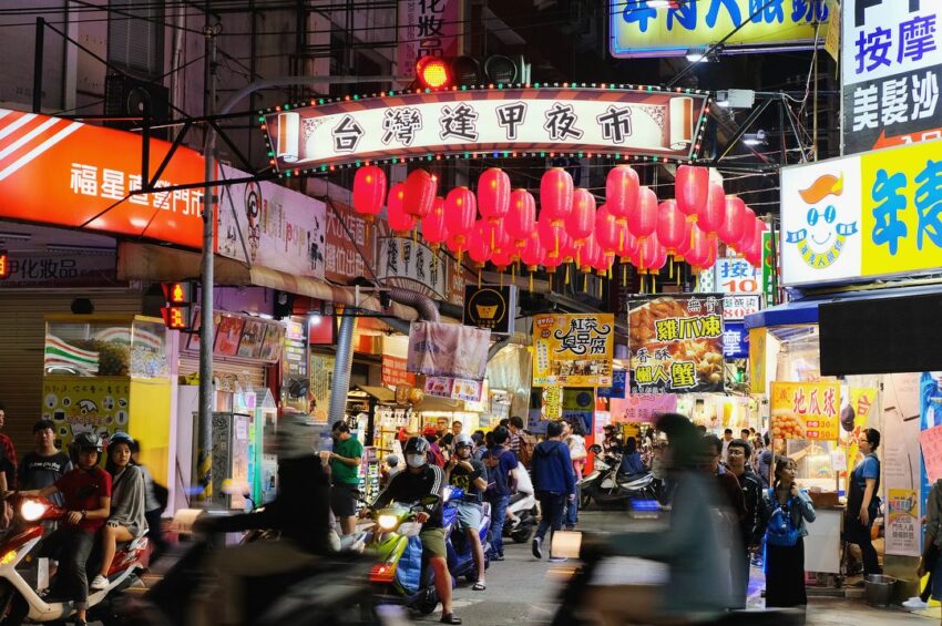 台中夜市推薦｜最新夜市、吃喝玩樂、拍照打卡、營業時間看這篇