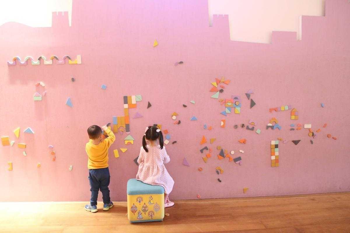 嘉義親子景點必去清單｜超適合遛小孩的玩樂好去處，故宮南院溜滑梯、咩咩上樹療癒動物、三隻小豬觀光農場