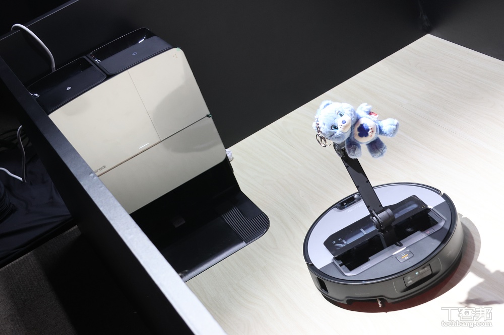 會幫你撿襪子的掃拖機器人！石頭科技推出 Saros Z70，售價 46,890 元