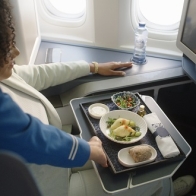 荷航加速AI應用 減少63％機上食物浪費