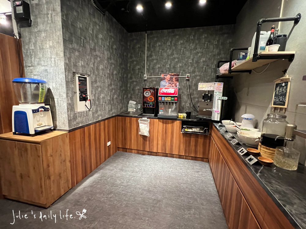 刷刷鍋,和牛,文化路,板橋,板橋火鍋,板橋車站,活蝦,海牧,海牧水產鍋物,海牧火鍋,海鮮,涮涮鍋,火鍋,火鍋推薦,聚餐推薦,鍋物,餐廳推薦,鴛鴦鍋,麻辣鍋 @跟著Julie一起走吧