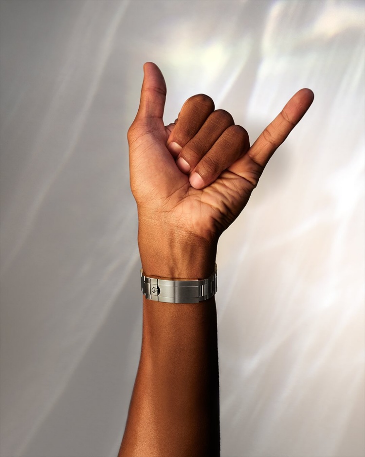 早自2019年起，日本 Rolex 便針對12款鋼殼熱門運動錶祭出「限日本本國人購買」的嚴規。也就是說，無論你來自哪個國家，只要不具備日本國籍或有效居住證明，這12款經典熱銷款一律無法購得。