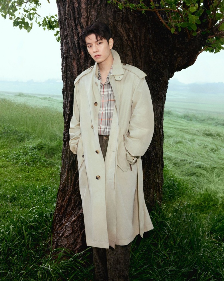 Stray Kids金昇玟成為Burberry最新品牌大使！以經典的風衣外套、格紋夾克登上最新形象廣告當中