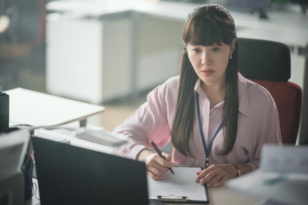 老闆不要看！「上班摸魚技巧」大賞TOP7：保持皺眉、扶額、時不時嘆氣，「這招」是精髓