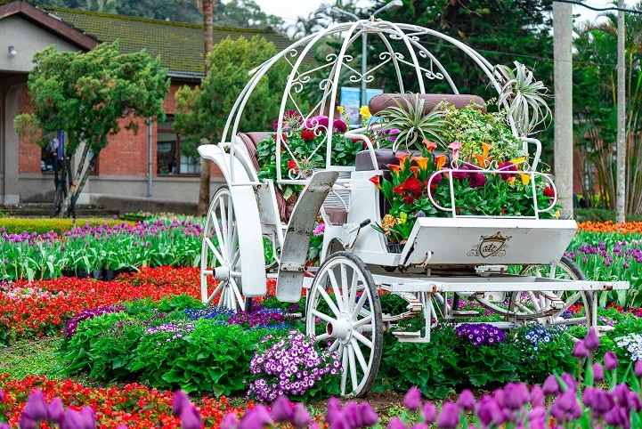 2026 年士林官邸鬱金香展自 2 月 26 日至 3 月 8 日在台北士林官邸公園展開，展期共 11 天，並且全區免費開放參觀，不需要另外購票。除了主要展區外，這次也集結了超過 20 家的在地美食攤販、文創市集。