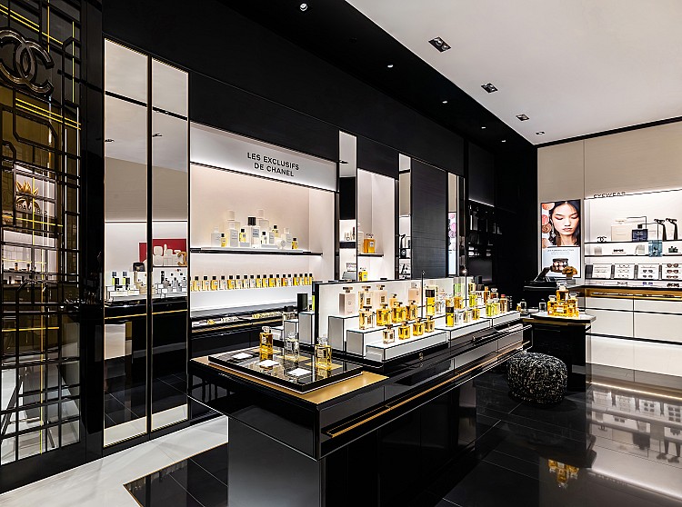 香奈兒101美妝精品店亮點1：專業香氛師駐點服務