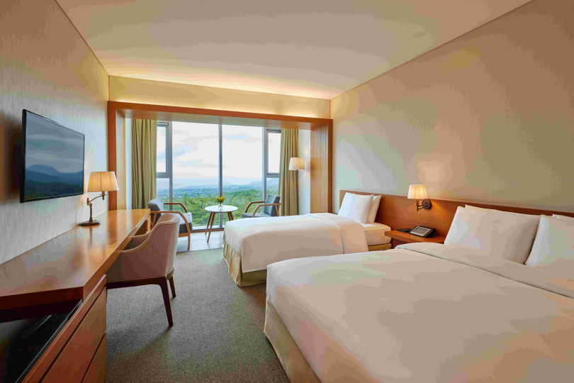 五星級健康度假村「濟州島WE酒店」以火山岩盤水設施與雪林漫步活動，讓旅人在漢拏山中享受奢華養生與冬日療癒體驗。（圖／Booking.com提供）